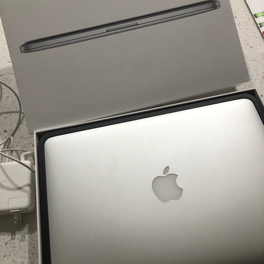MacBook Pro 2015 13” w/Adobe Office Logic Pro